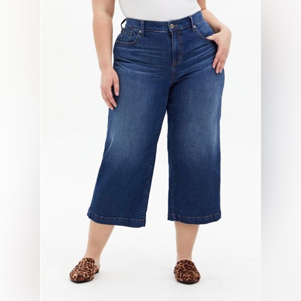 Torrid Crop Wide Leg Vintage Stretch High-Rise Jean Size 16